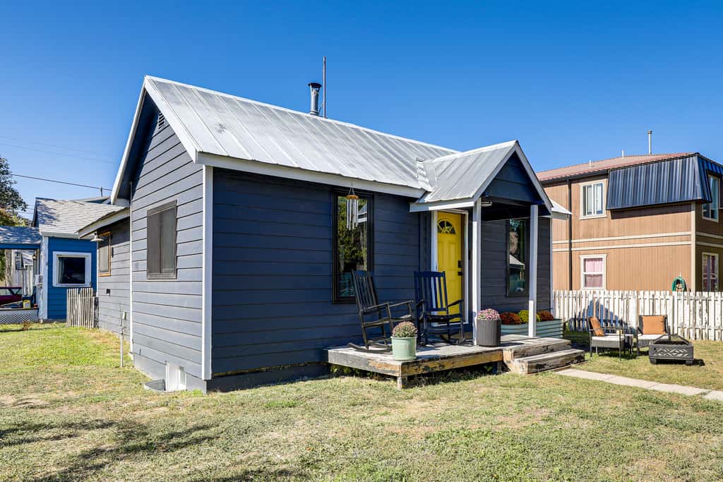 Steps to Dtwn Kalispell! Pet-Friendly Home w/ Yard