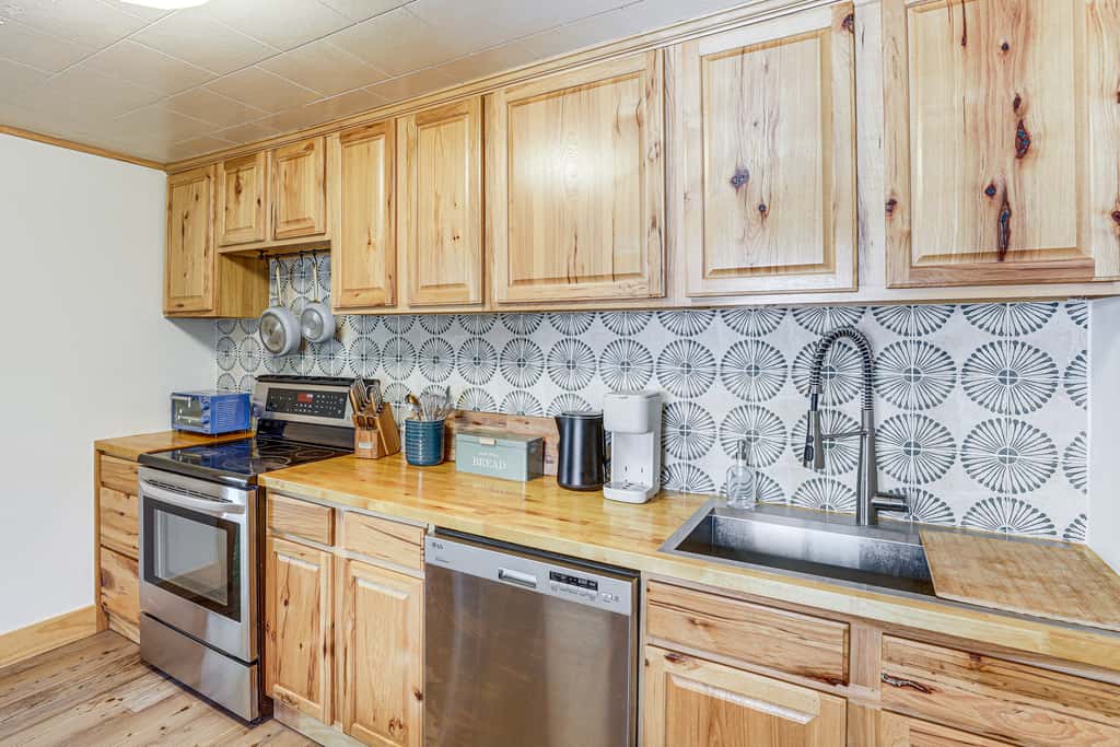 Steps to Dtwn Kalispell! Pet-Friendly Home w/ Yard