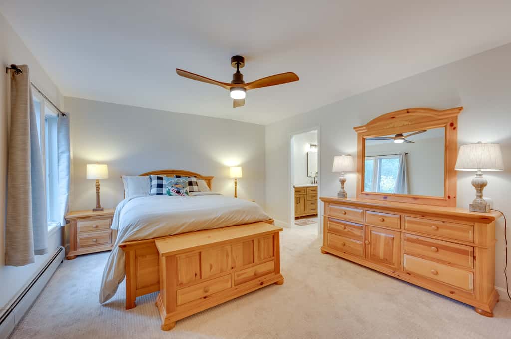 Ski-in Condo w/ Hot Tub on Burke Mtn Slopes!