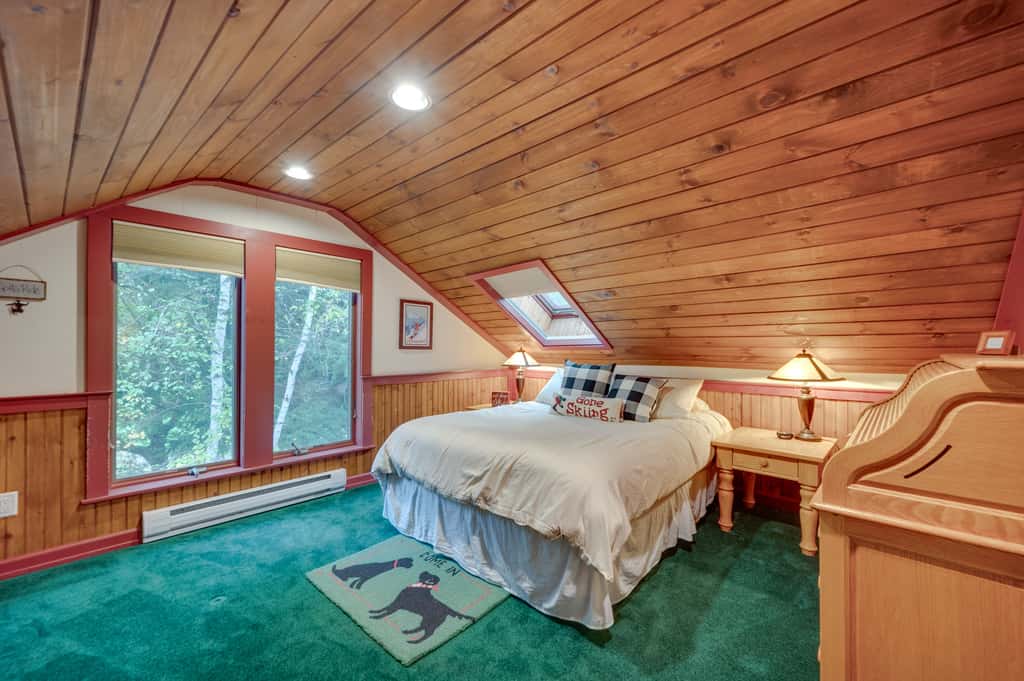 Ski-in Condo w/ Hot Tub on Burke Mtn Slopes!