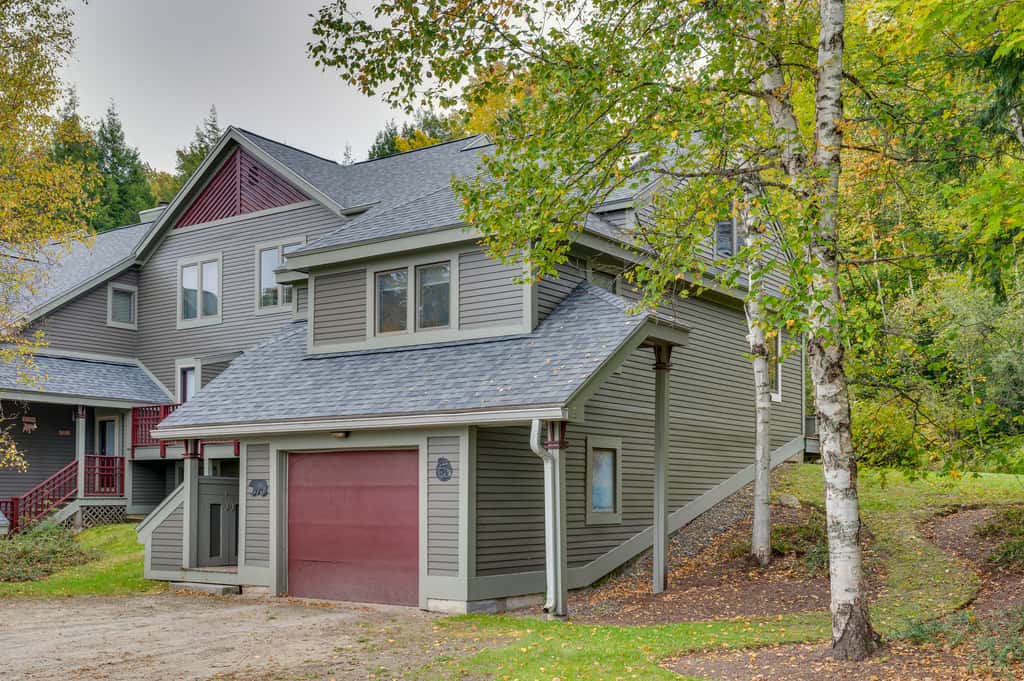 Ski-in Condo w/ Hot Tub on Burke Mtn Slopes!