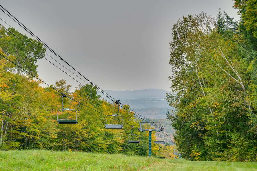 Ski-in Condo w/ Hot Tub on Burke Mtn Slopes!