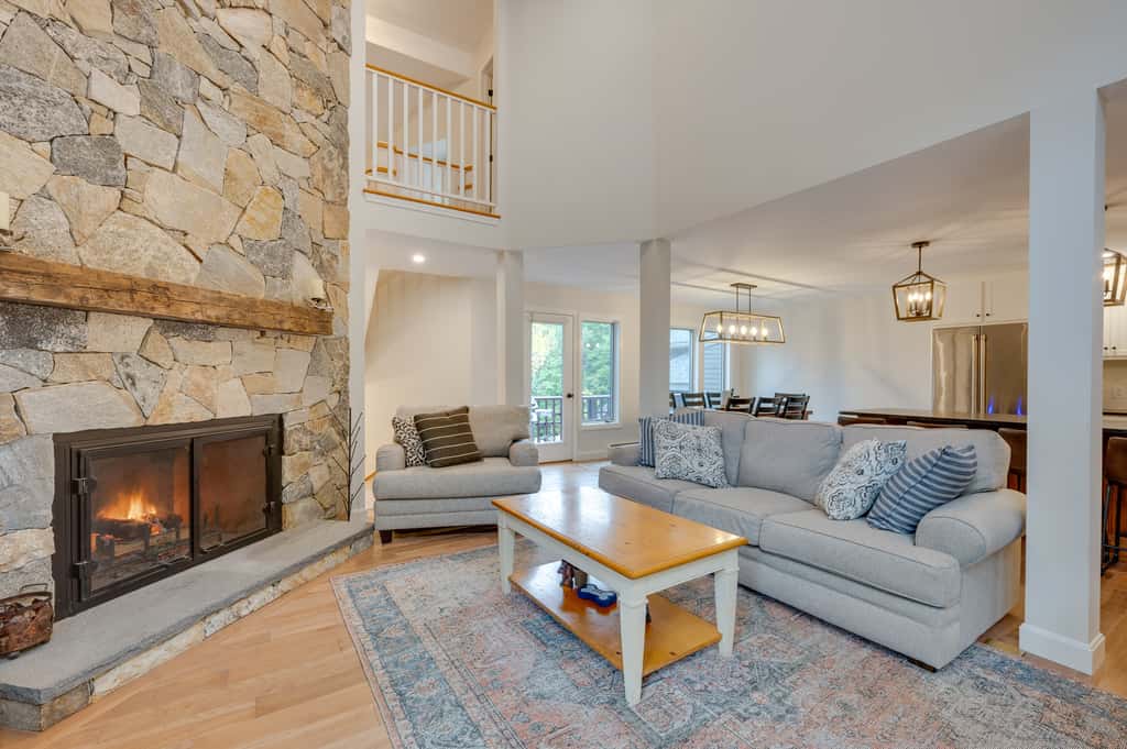 Ski-in Condo w/ Hot Tub on Burke Mtn Slopes!