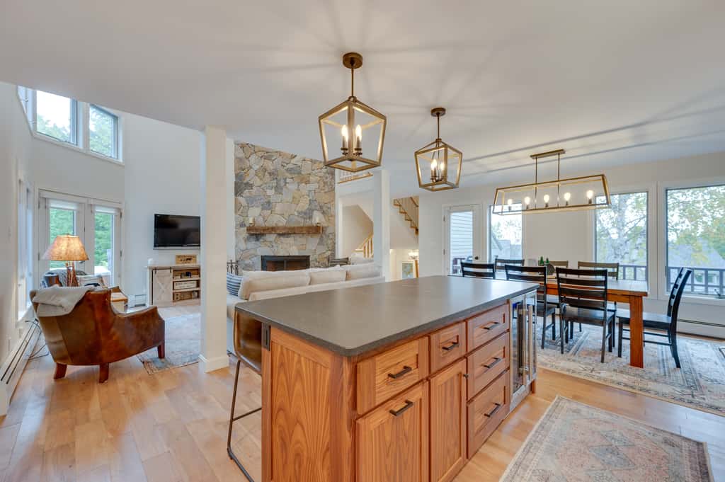 Ski-in Condo w/ Hot Tub on Burke Mtn Slopes!