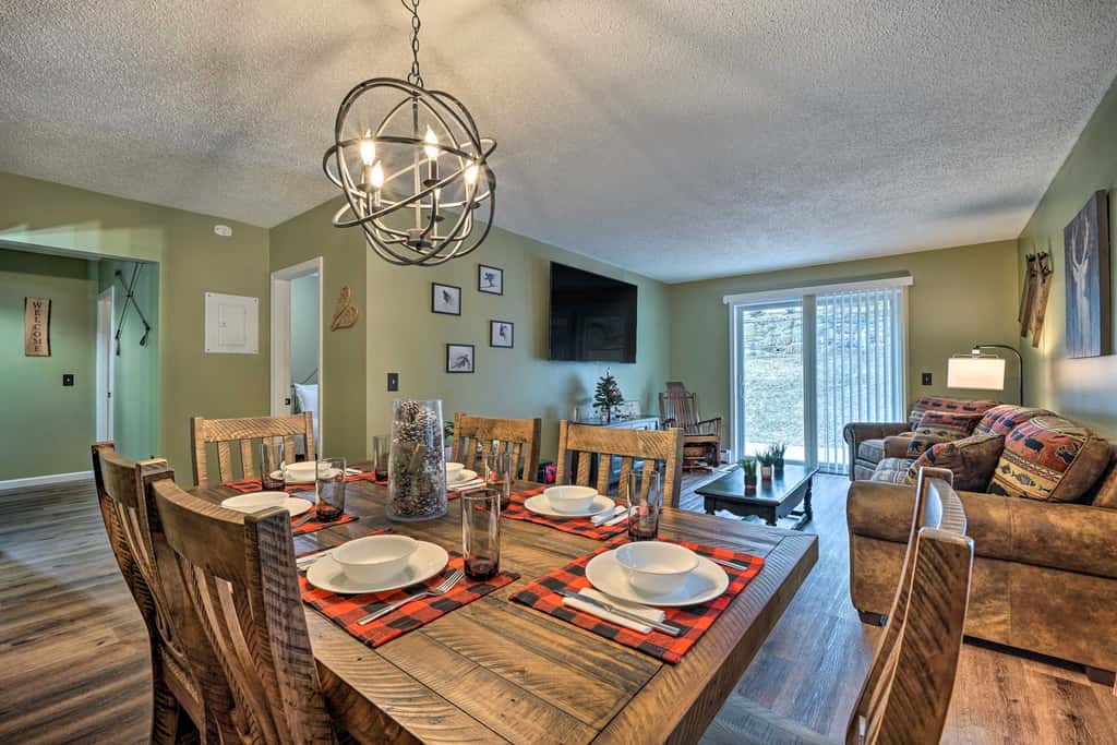 Cozy Ski-In/Ski-Out Condo on Magic Mountain