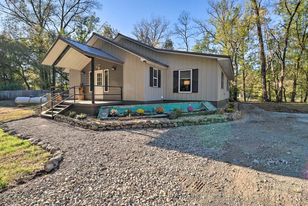 Riverfront 'Heaven on the White' w/ Covered Patio!