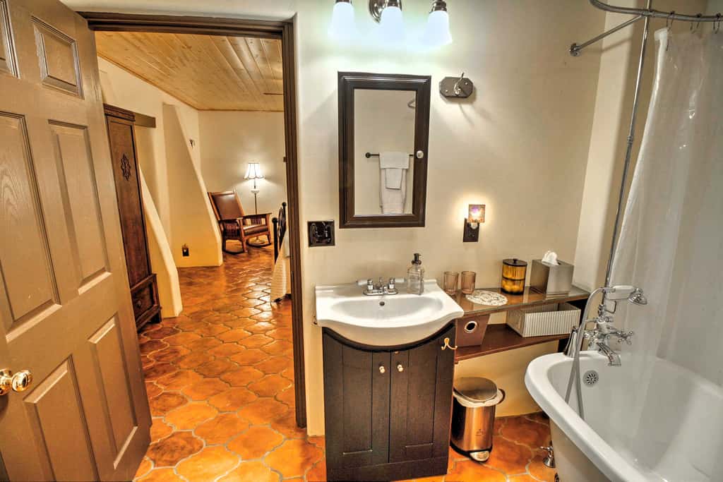 Charming Couples Casita, Walk to Old Mesilla Plaza