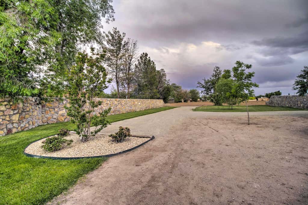 Charming Couples Casita, Walk to Old Mesilla Plaza
