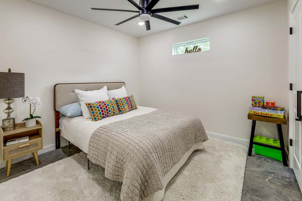 Modern-Style Home w/ Patio, Near Greers Ferry Lake