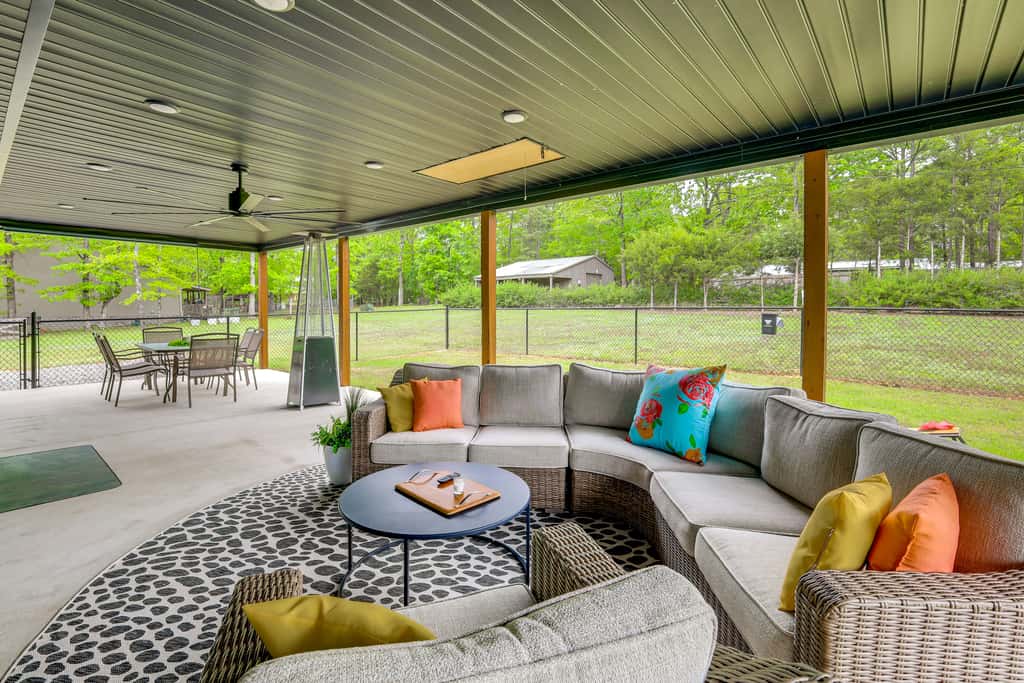 Modern-Style Home w/ Patio, Near Greers Ferry Lake