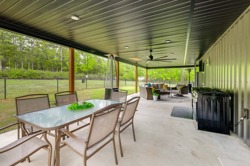 Modern-Style Home w/ Patio, Near Greers Ferry Lake