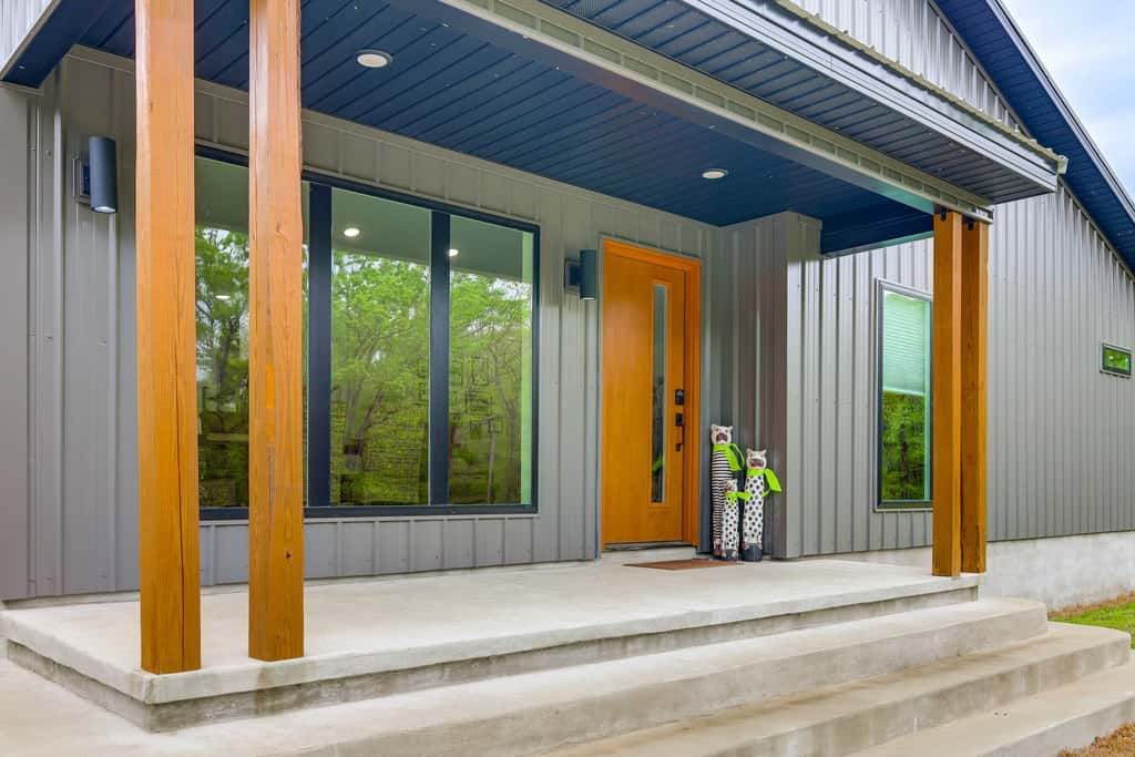 Modern-Style Home w/ Patio, Near Greers Ferry Lake