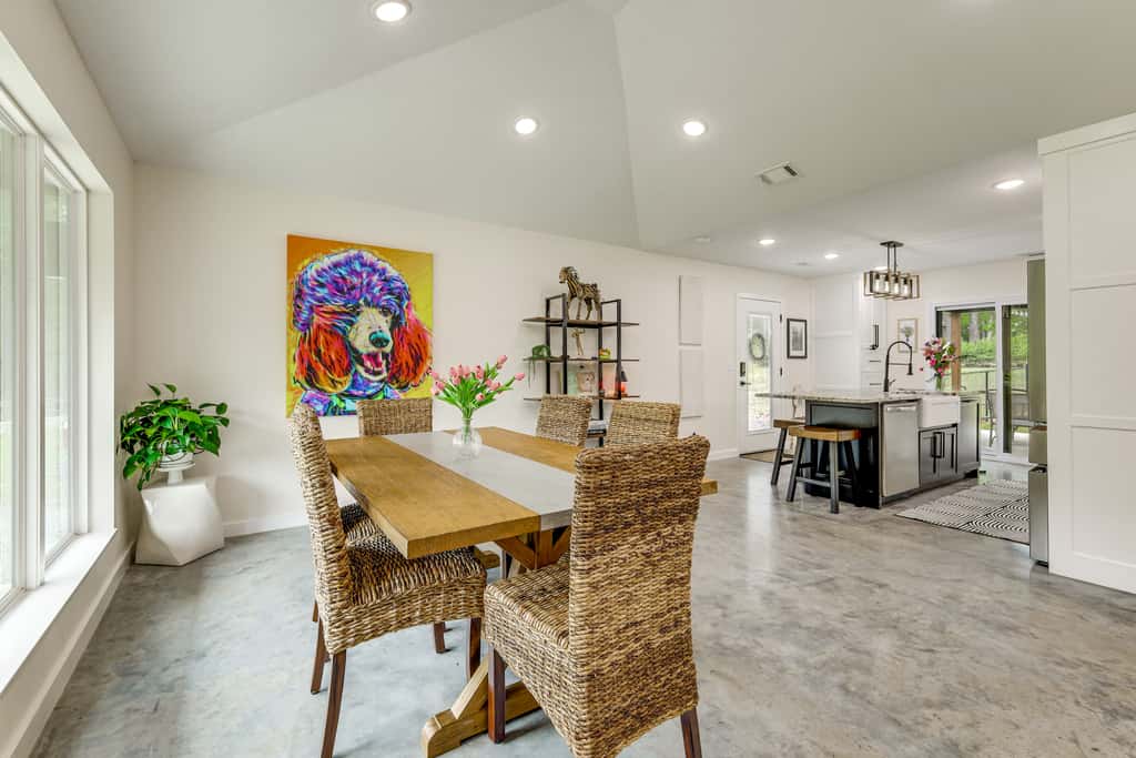 Modern-Style Home w/ Patio, Near Greers Ferry Lake