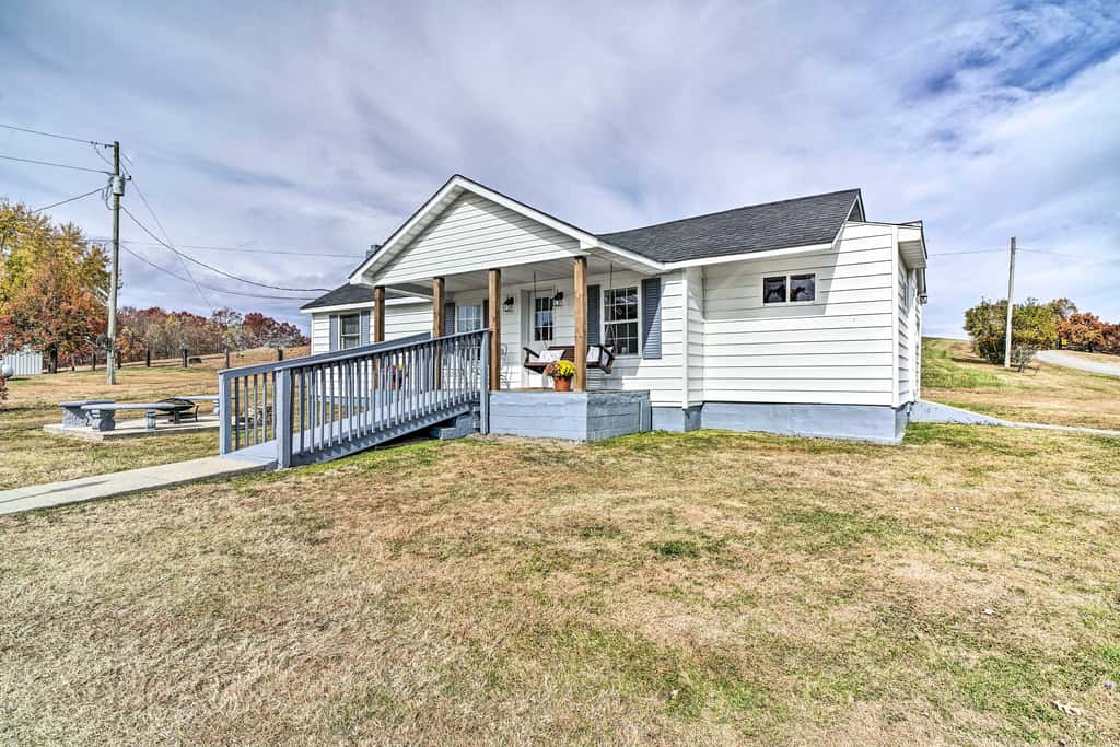 Updated Beattyville Ranch-Style Home w/ Yard!