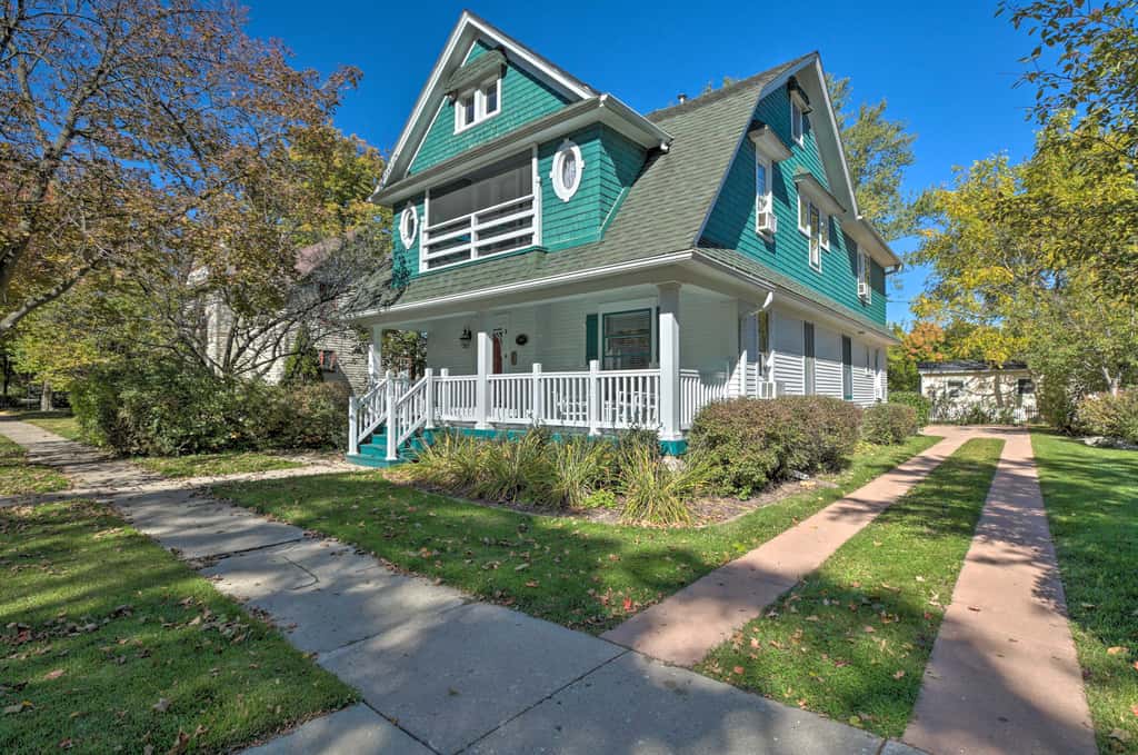 Luxe Lake Geneva Retreat in Downtown!