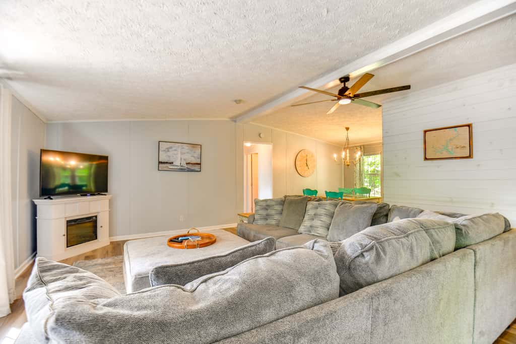 Private Dock: Pet-Friendly Home on Lake Sinclair