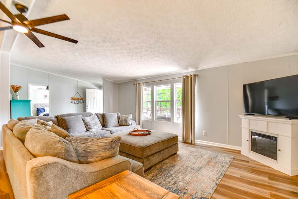 Private Dock: Pet-Friendly Home on Lake Sinclair