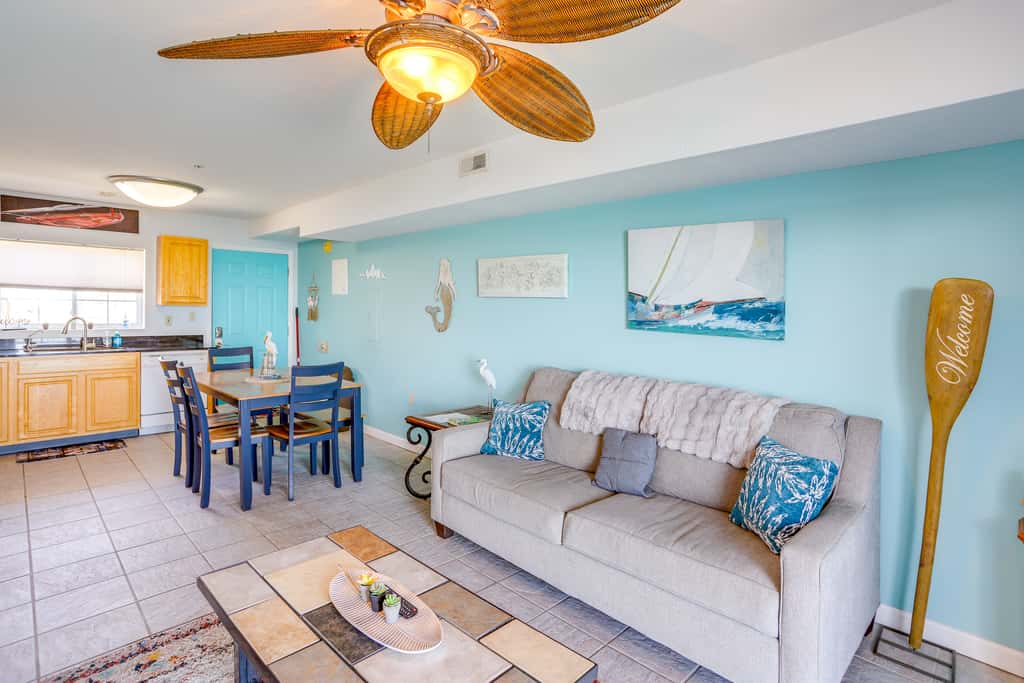Cozy Middle Bass Island Getaway On Lake Eerie!