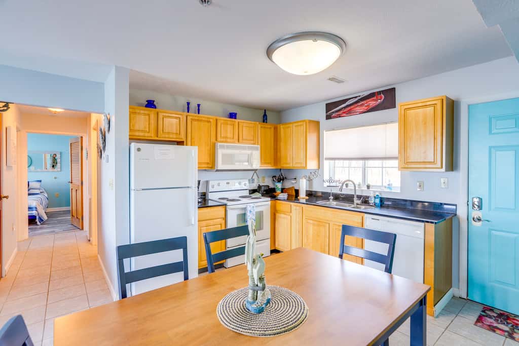 Cozy Middle Bass Island Getaway On Lake Eerie!
