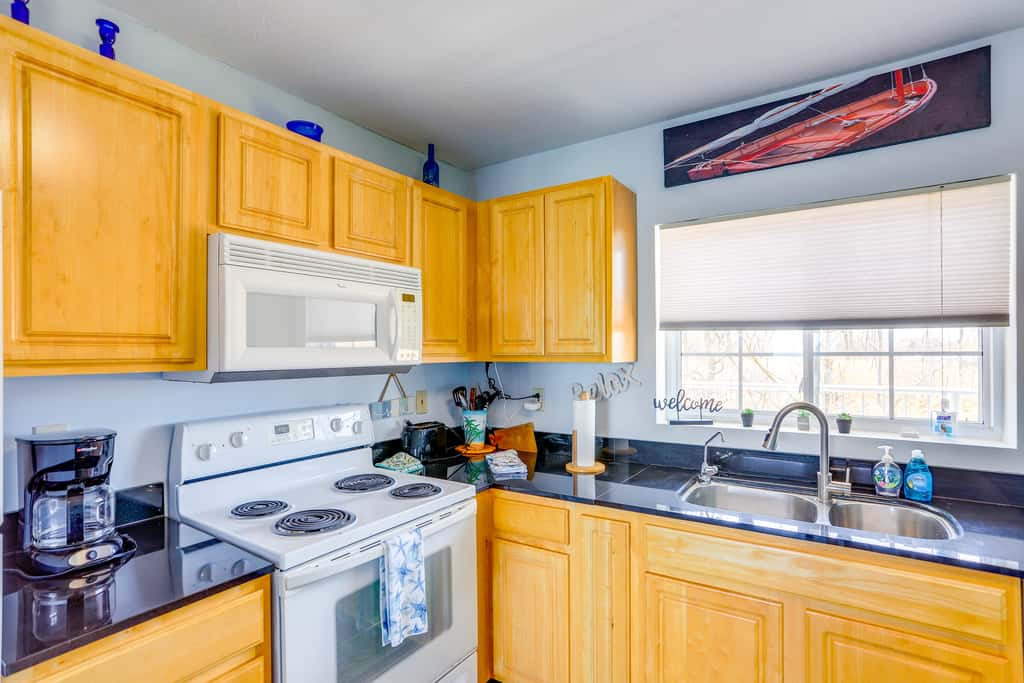 Cozy Middle Bass Island Getaway On Lake Eerie!