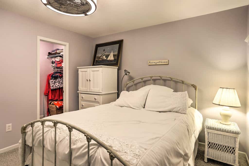 The Shores Condo w/ Beach Access < 2 Mi to Dtwn!