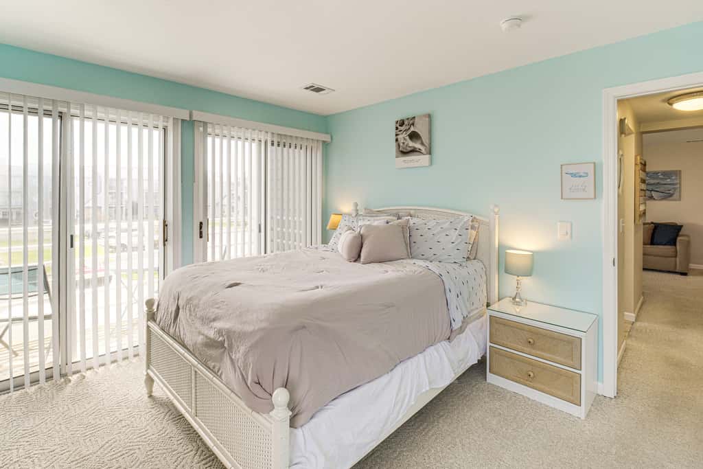 1 Mi to Ferry: Port Clinton Condo w/ Beach View!