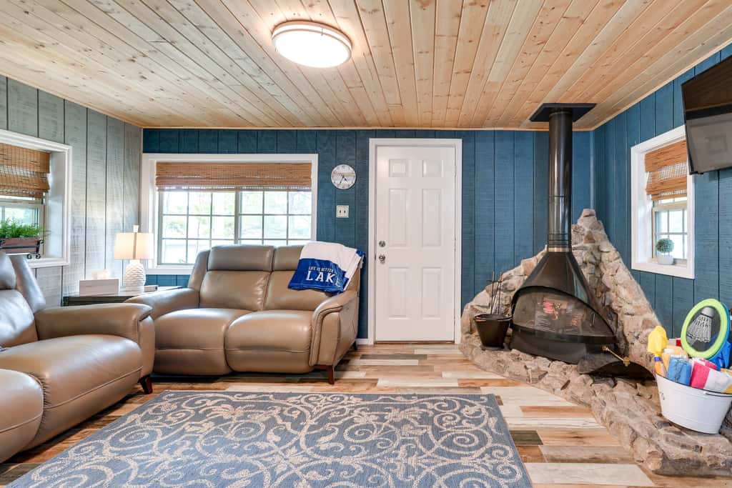Kingston Cabin Rental: Walk to Lake Texoma Beaches