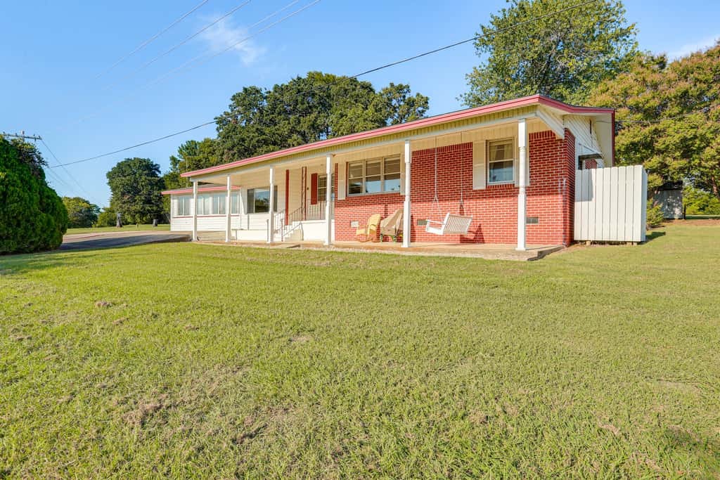 Walk to Marina: Family Home w/ Yard in Kingston