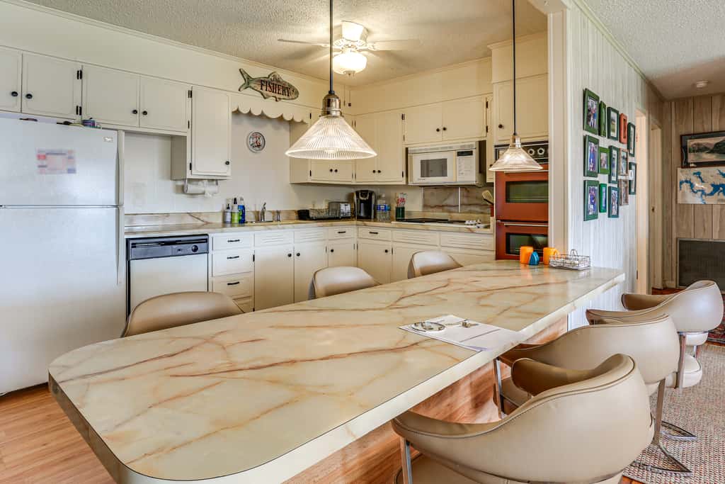 Walk to Marina: Family Home w/ Yard in Kingston