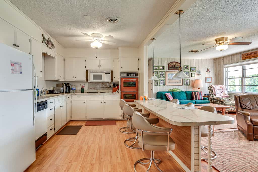 Walk to Marina: Family Home w/ Yard in Kingston