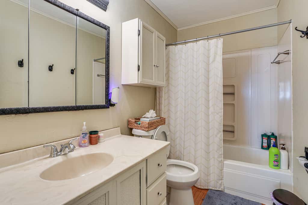 Walk to Marina: Family Home w/ Yard in Kingston