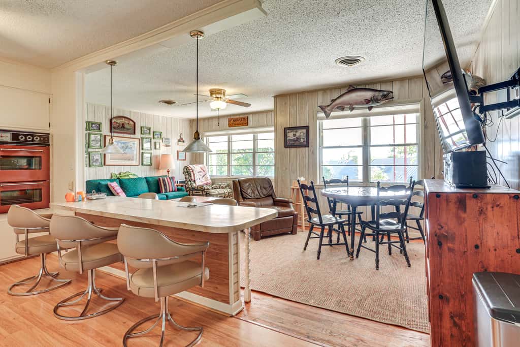 Walk to Marina: Family Home w/ Yard in Kingston