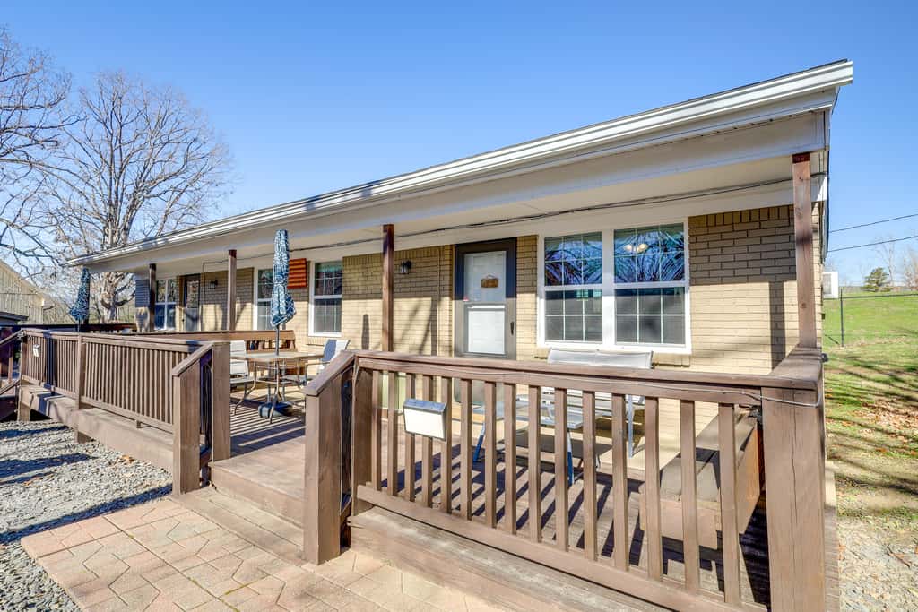 Pet-Friendly Cabin with Designated Boat Slip!