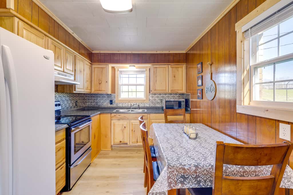 Pet-Friendly Cabin with Designated Boat Slip!