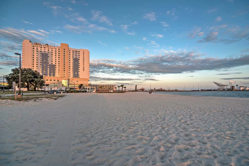 Charming Gulfport Getaway Only 3 Blocks to Beach!