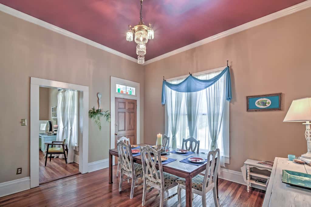 Charming Gulfport Getaway Only 3 Blocks to Beach!