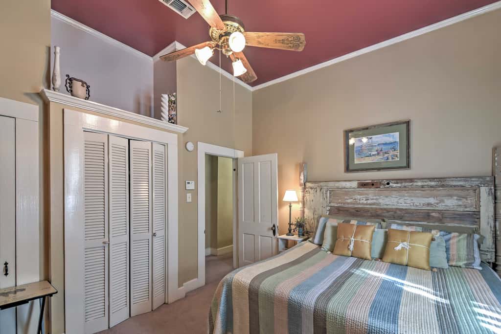 Charming Gulfport Getaway Only 3 Blocks to Beach!