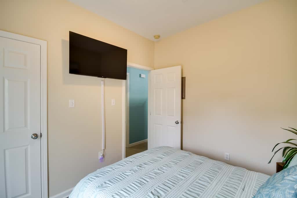 Walk to Beach: Gulfport Retreat w/ Patio