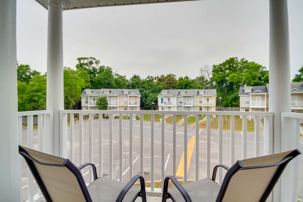 Walk to Beach: Gulfport Retreat w/ Patio