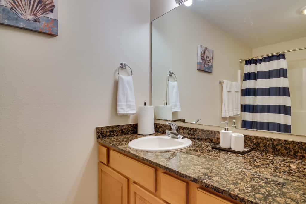 Walk to Beach: Gulfport Retreat w/ Patio