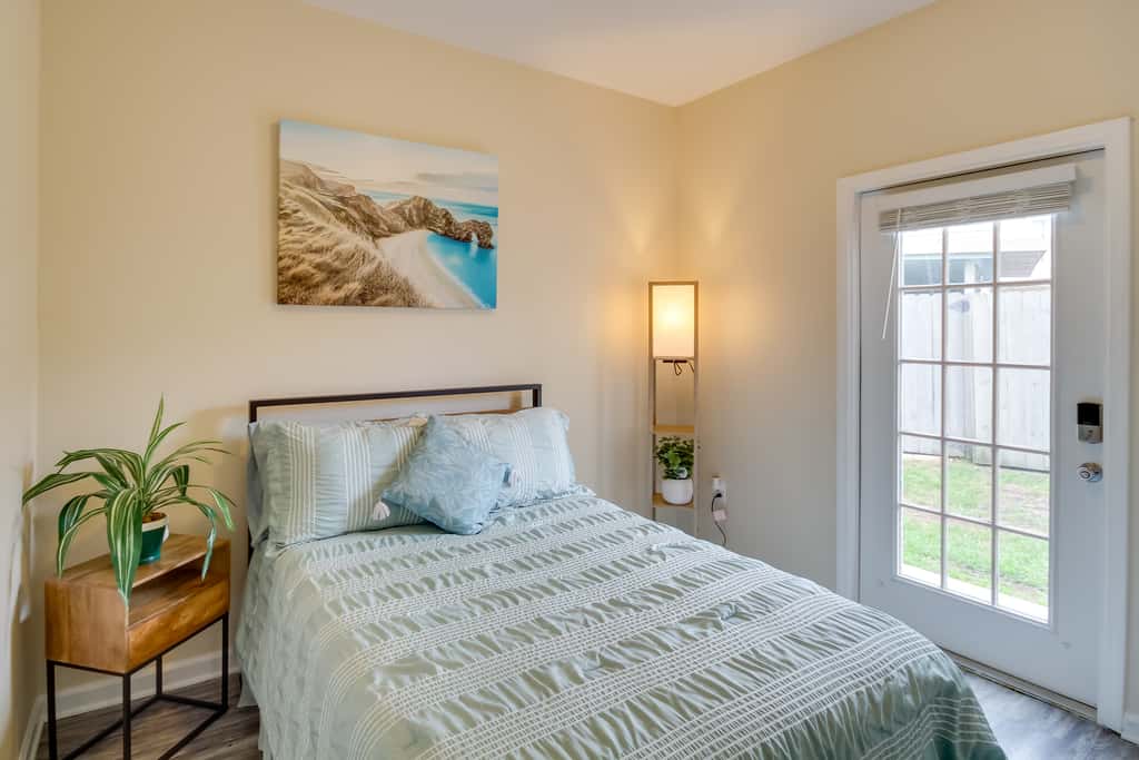 Walk to Beach: Gulfport Retreat w/ Patio