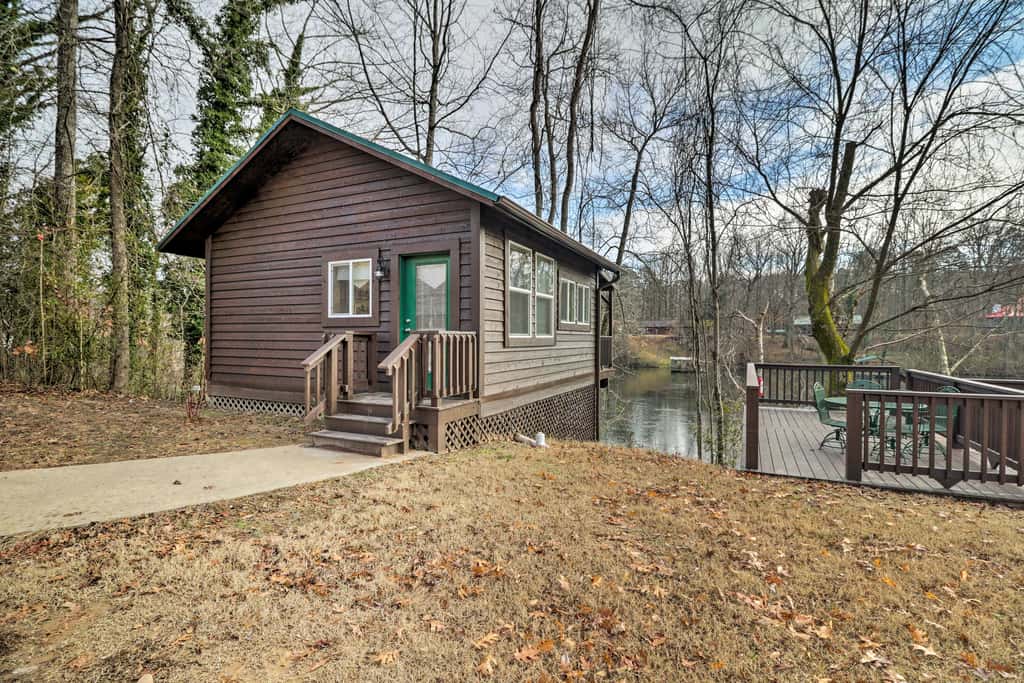 Cozy Heber Springs Cabin w/ Deck & Dock!
