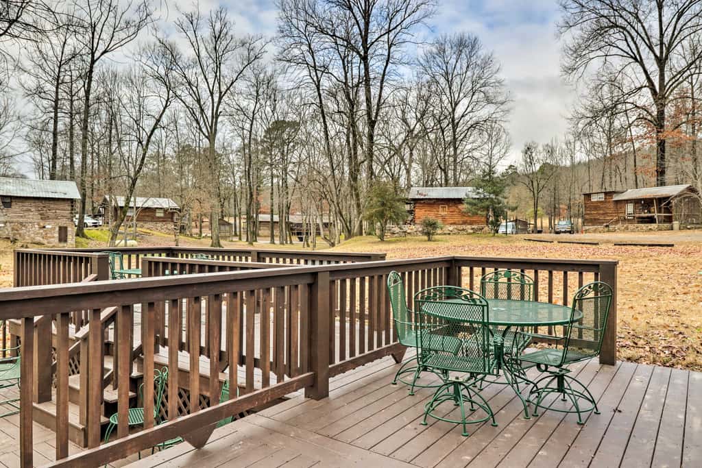 Cozy Heber Springs Cabin w/ Deck & Dock!