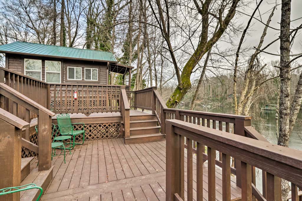 Cozy Heber Springs Cabin w/ Deck & Dock!