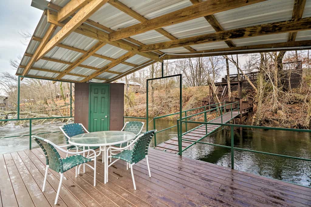Cozy Heber Springs Cabin w/ Deck & Dock!