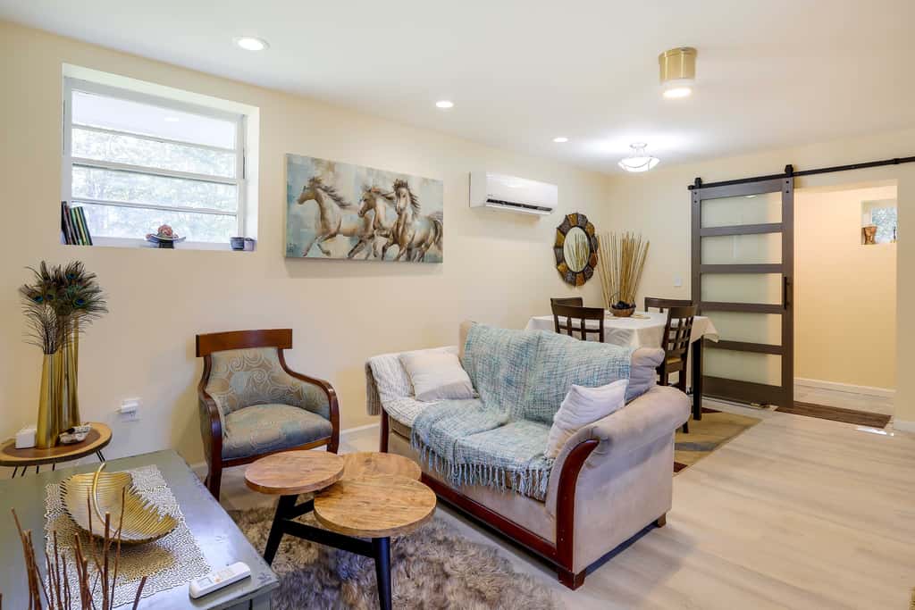 Fayetteville Guest House: Walk to Nature Preserve!