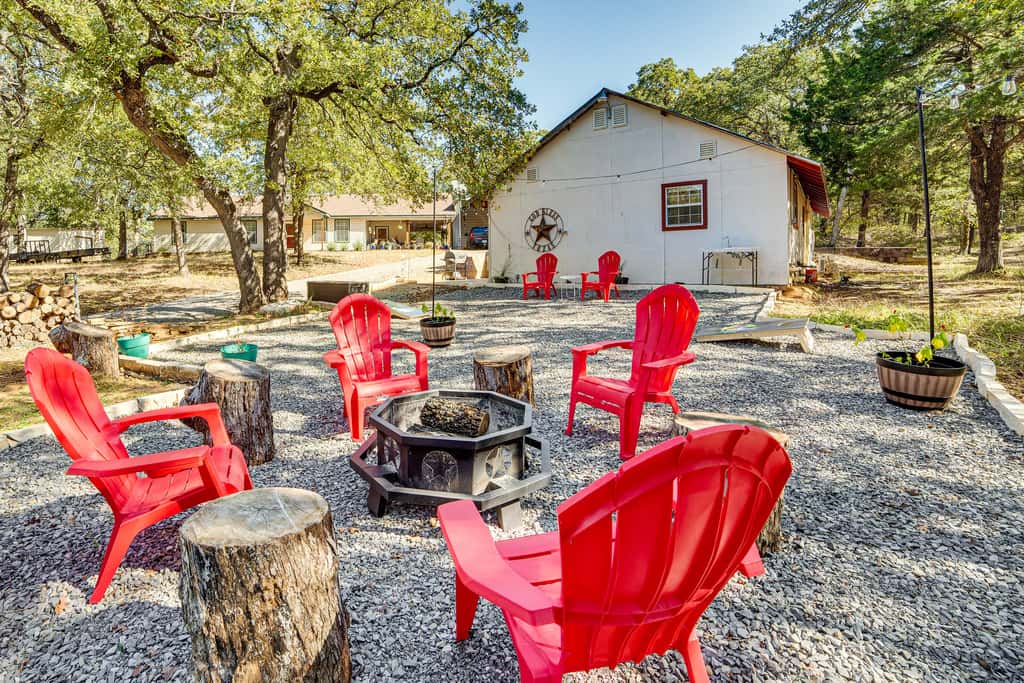 1 Mi to Park & Boat Ramp! Lake Texoma Retreat