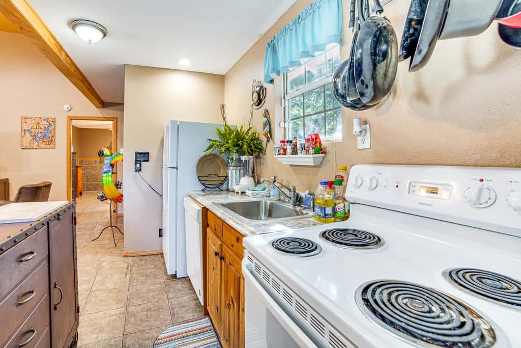 1 Mi to Park & Boat Ramp! Lake Texoma Retreat