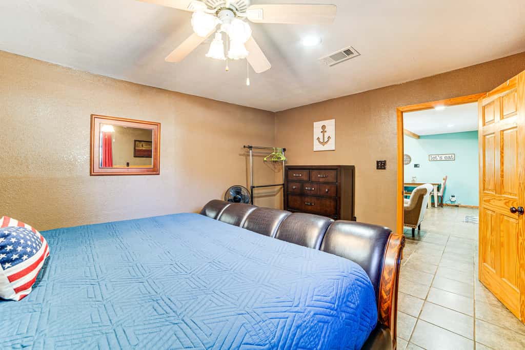 1 Mi to Park & Boat Ramp! Lake Texoma Retreat