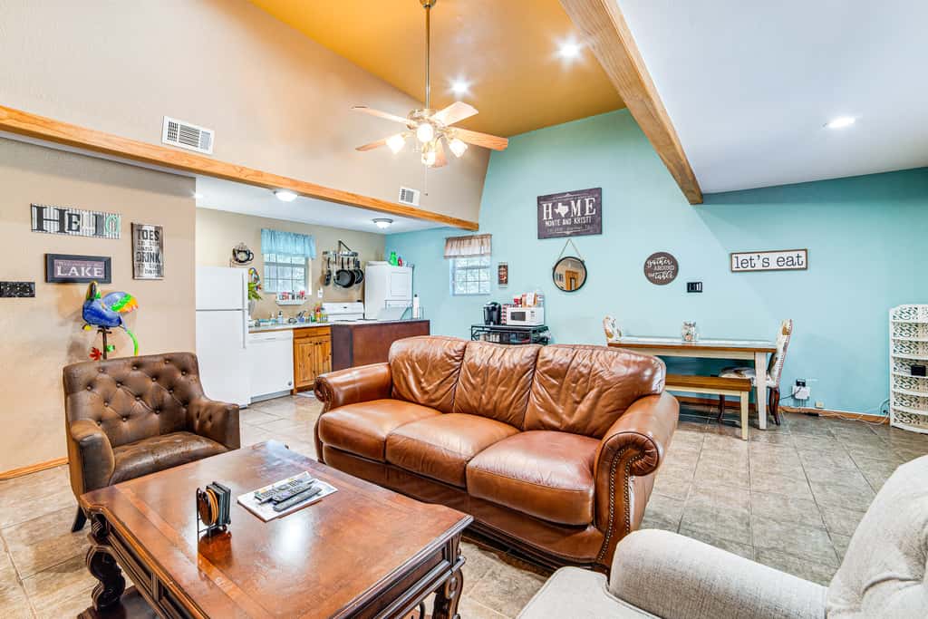 1 Mi to Park & Boat Ramp! Lake Texoma Retreat